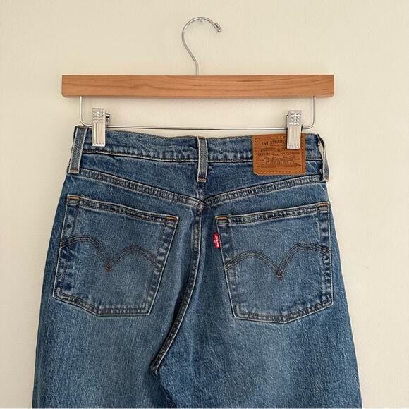Levi’s Premium Capital E Wedgie Jeans - Picture 8 of 13